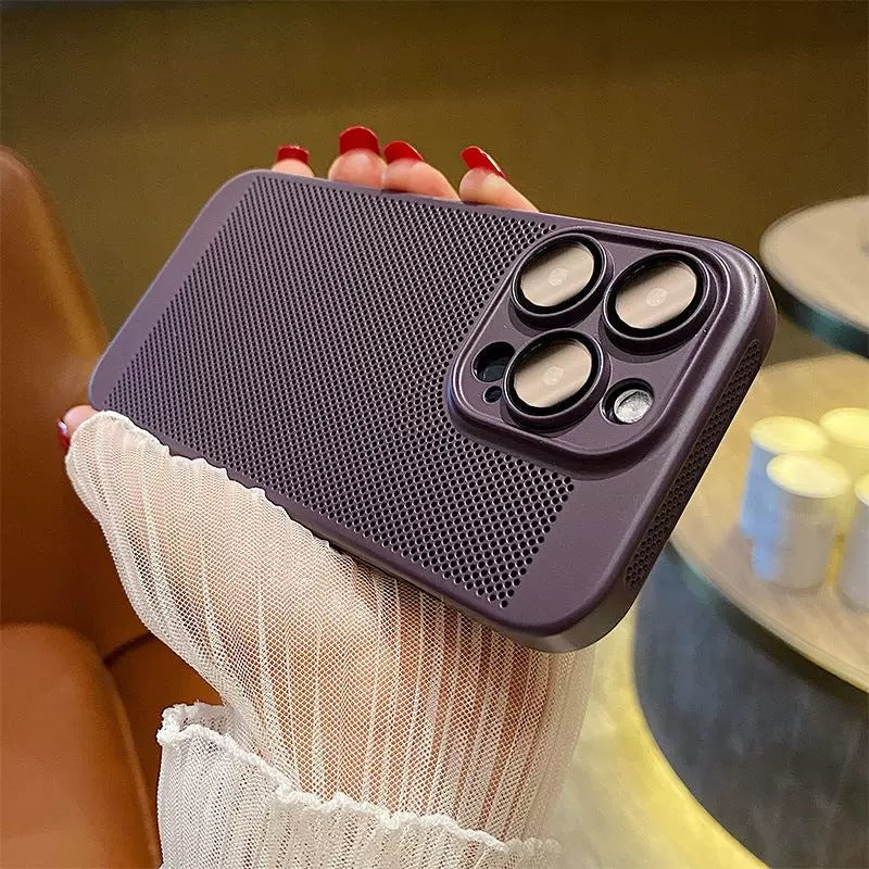 Ultra-thin heat dissipation mesh suitable for iPhone 14 mobile phone case PC with built-in lens film Apple 15 drop-proof