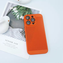 Ultra-thin heat dissipation mesh suitable for iPhone 14 mobile phone case PC with built-in lens film Apple 15 drop-proof